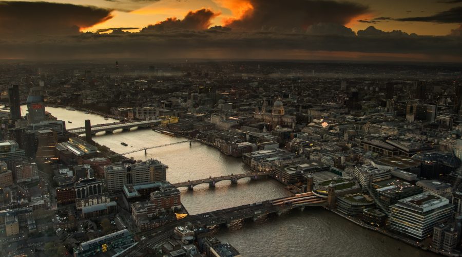 looking down on the Thames on the route a Thame Rocket Speedboat would go.